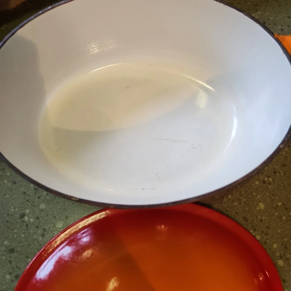 DESCOWARE Belgium Orange Flame Enamel Oval Cast Iron Dutch Oven w/ Lid 3 Qt